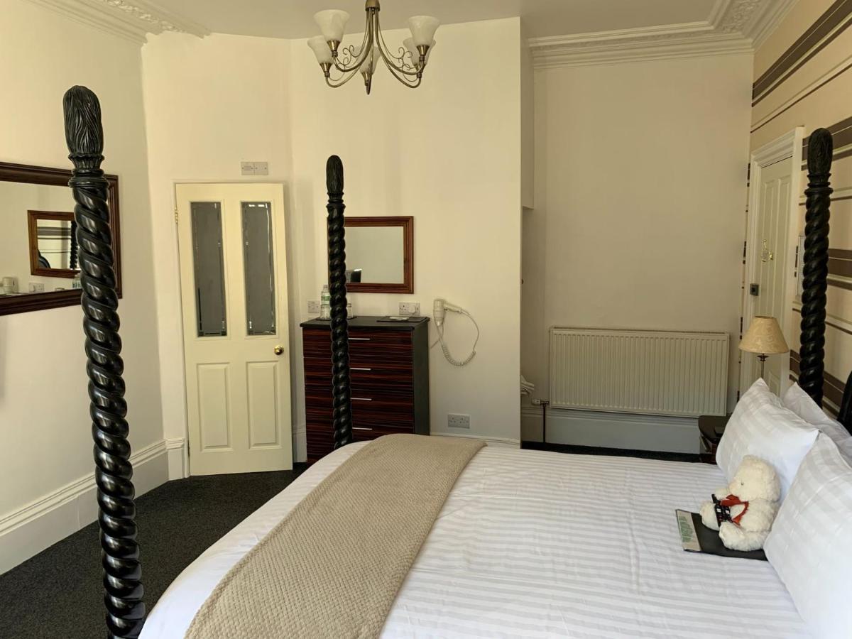 휫비 The Middleham B&B 외부 사진