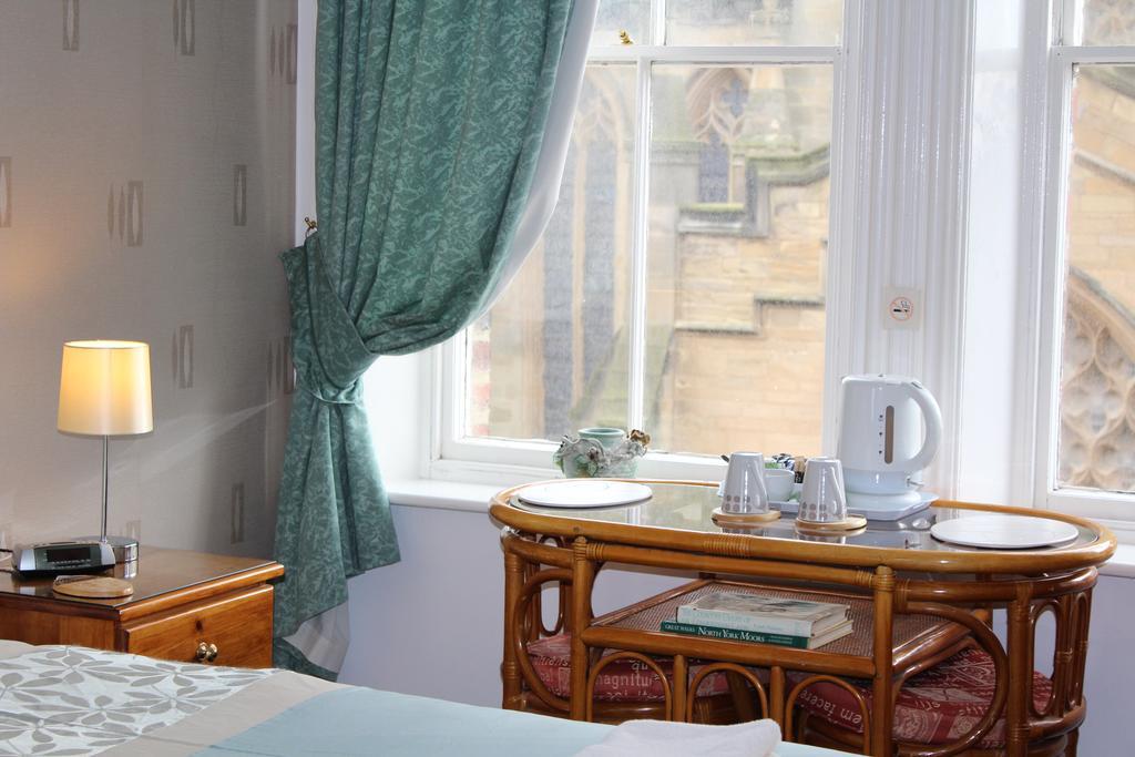 휫비 The Middleham B&B 외부 사진