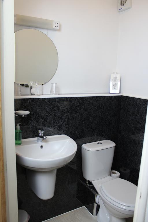 휫비 The Middleham B&B 외부 사진